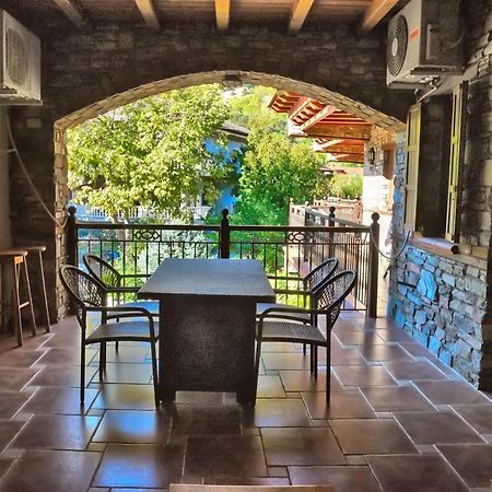Hotel Παραδοσιακο Káto Loutrákion Extérieur photo