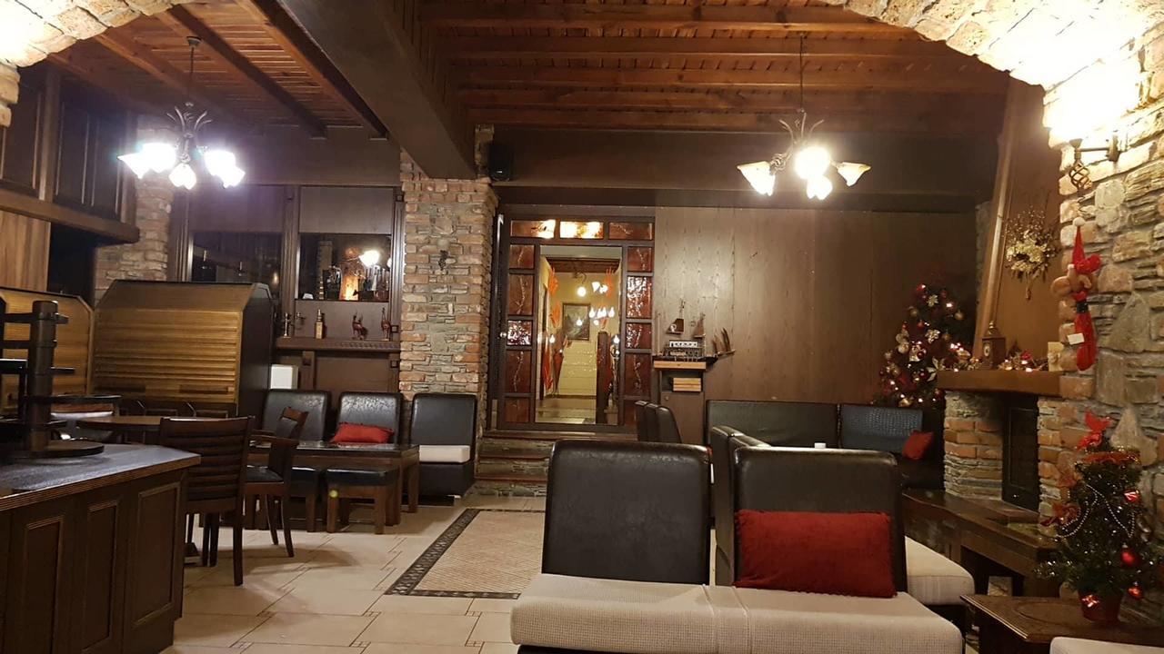 Hotel Παραδοσιακο Káto Loutrákion Extérieur photo
