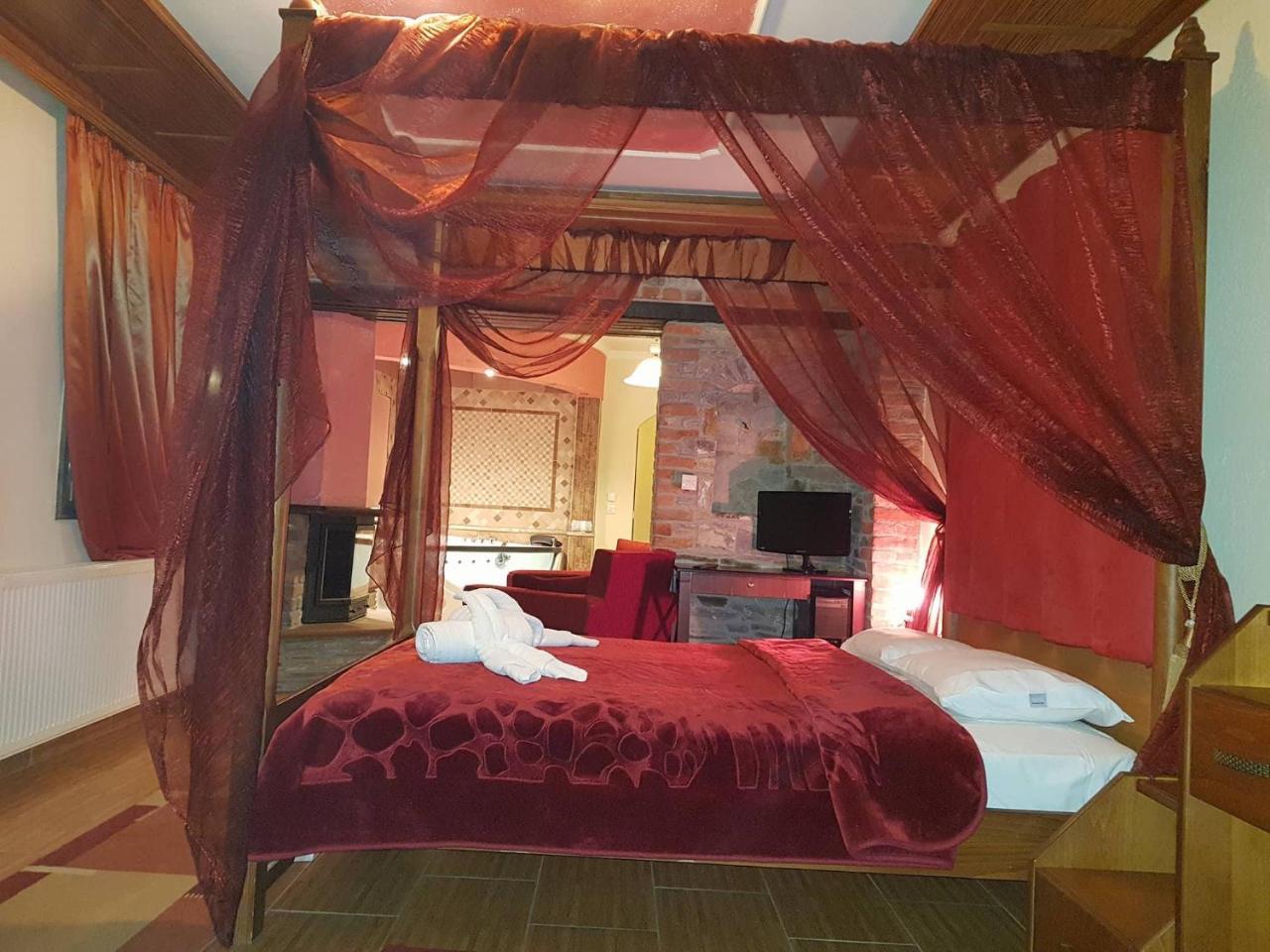 Hotel Παραδοσιακο Káto Loutrákion Extérieur photo