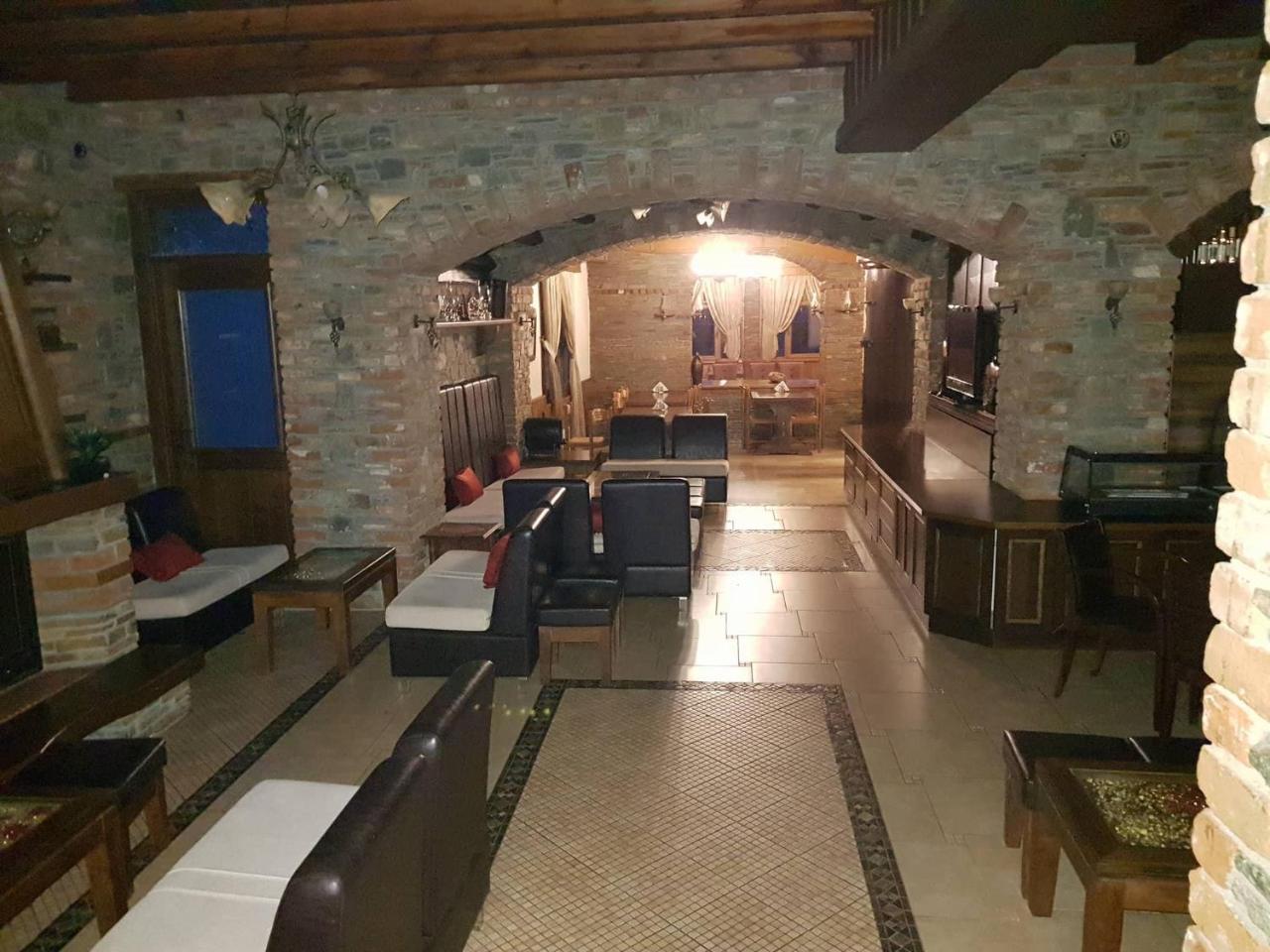 Hotel Παραδοσιακο Káto Loutrákion Extérieur photo