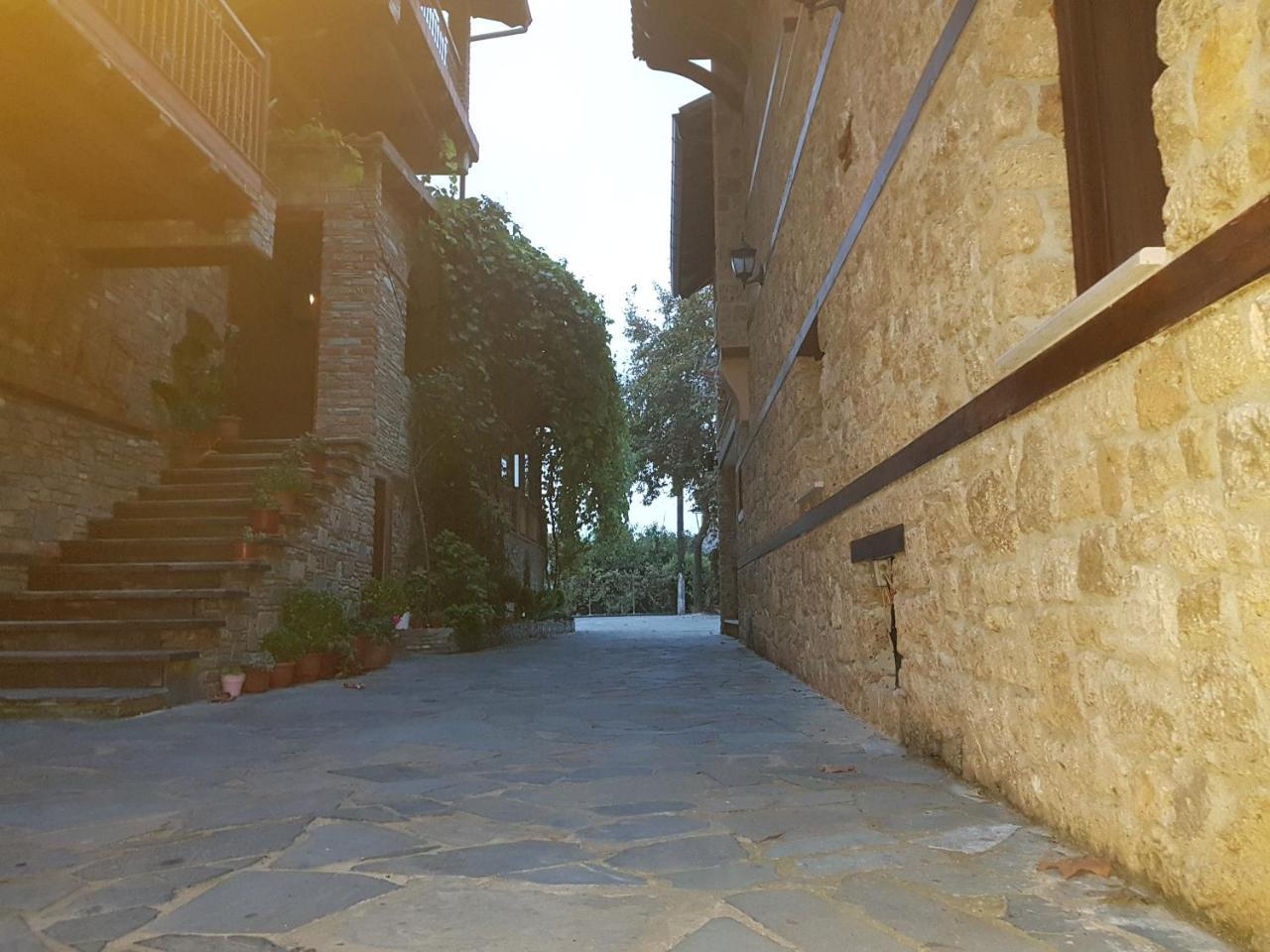 Hotel Παραδοσιακο Káto Loutrákion Extérieur photo