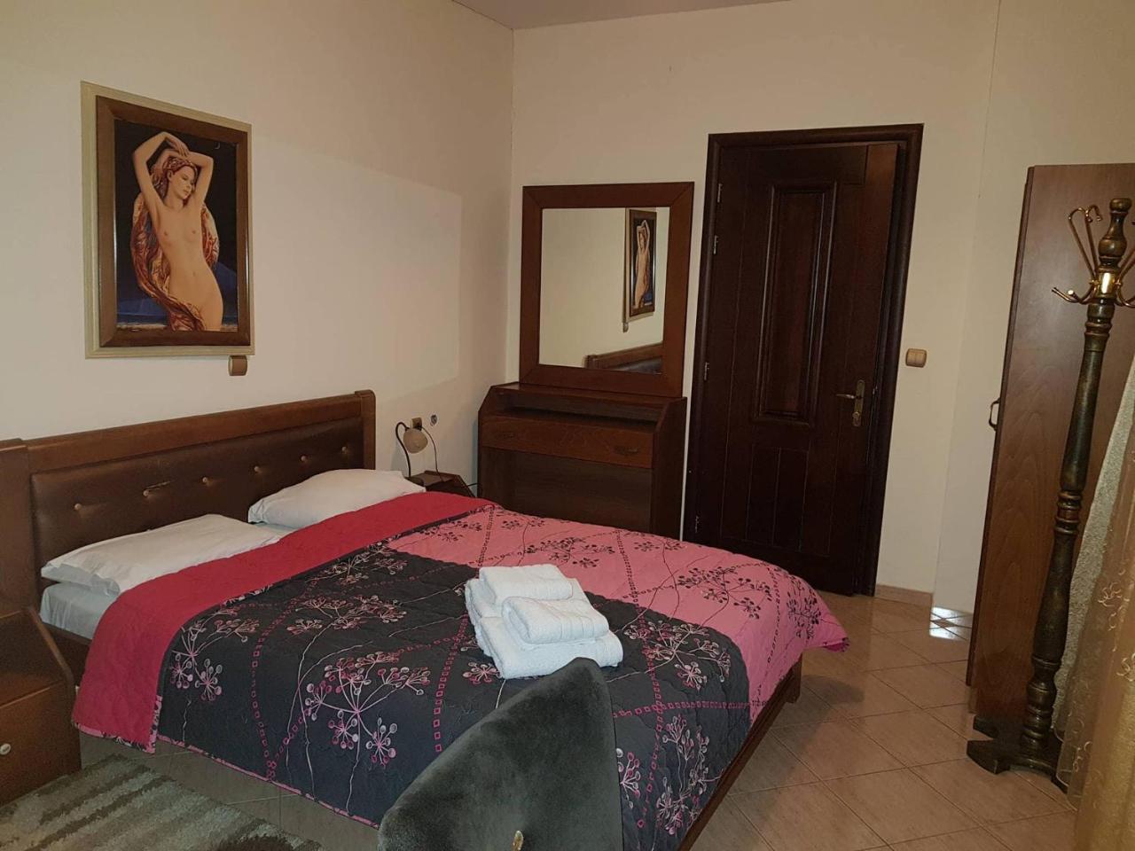 Hotel Παραδοσιακο Káto Loutrákion Extérieur photo