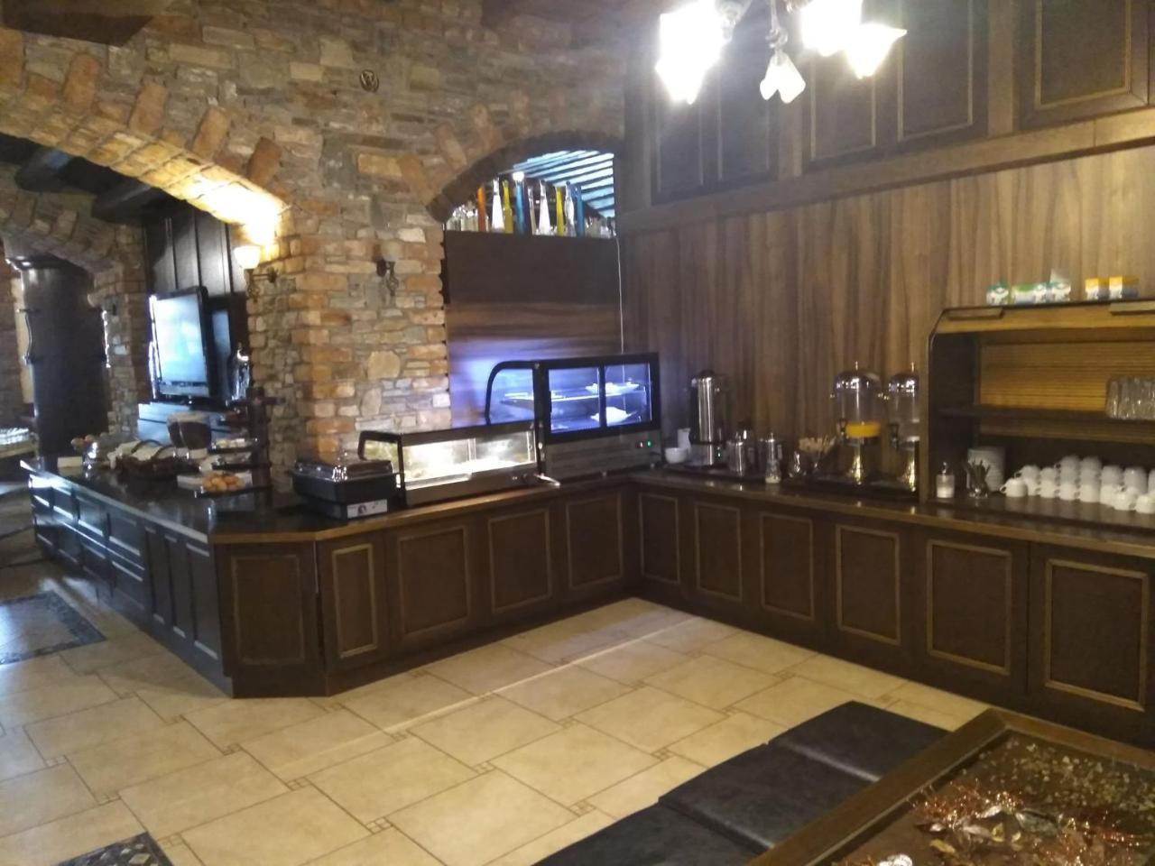 Hotel Παραδοσιακο Káto Loutrákion Extérieur photo