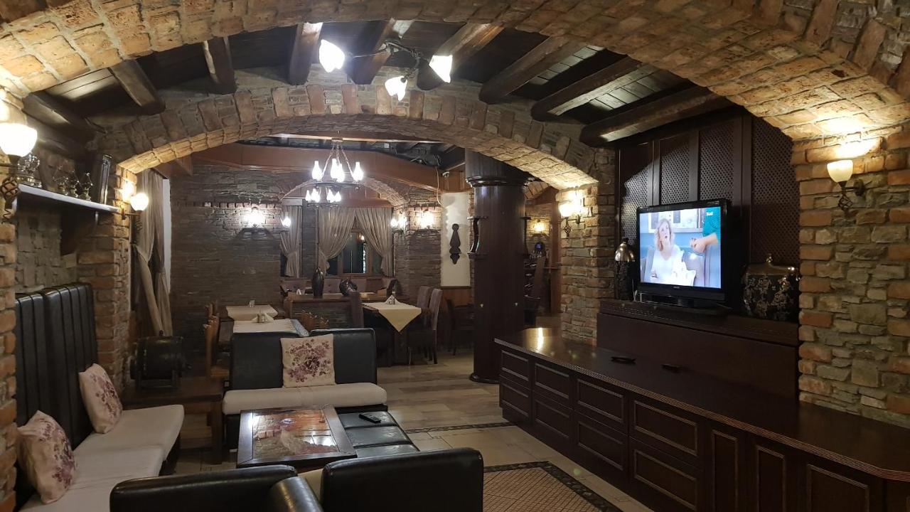Hotel Παραδοσιακο Káto Loutrákion Extérieur photo